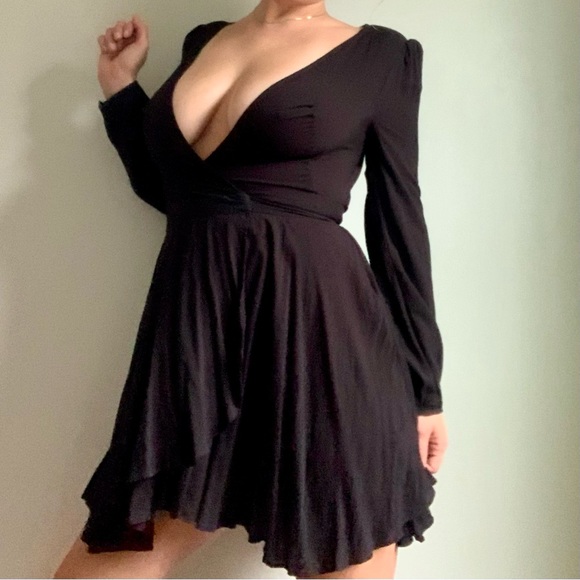 Long sleeved little black wrap dress - Ecote - Picture 4 of 10